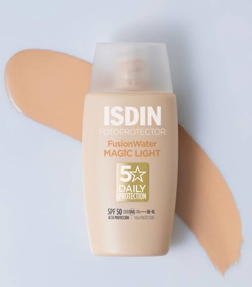 ضد آفتاب رنگی ایزدین فیوژن واتر مجیک لایت SPF50
